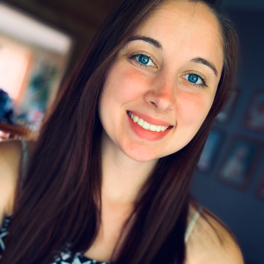 Meet your Posher, Caitlin